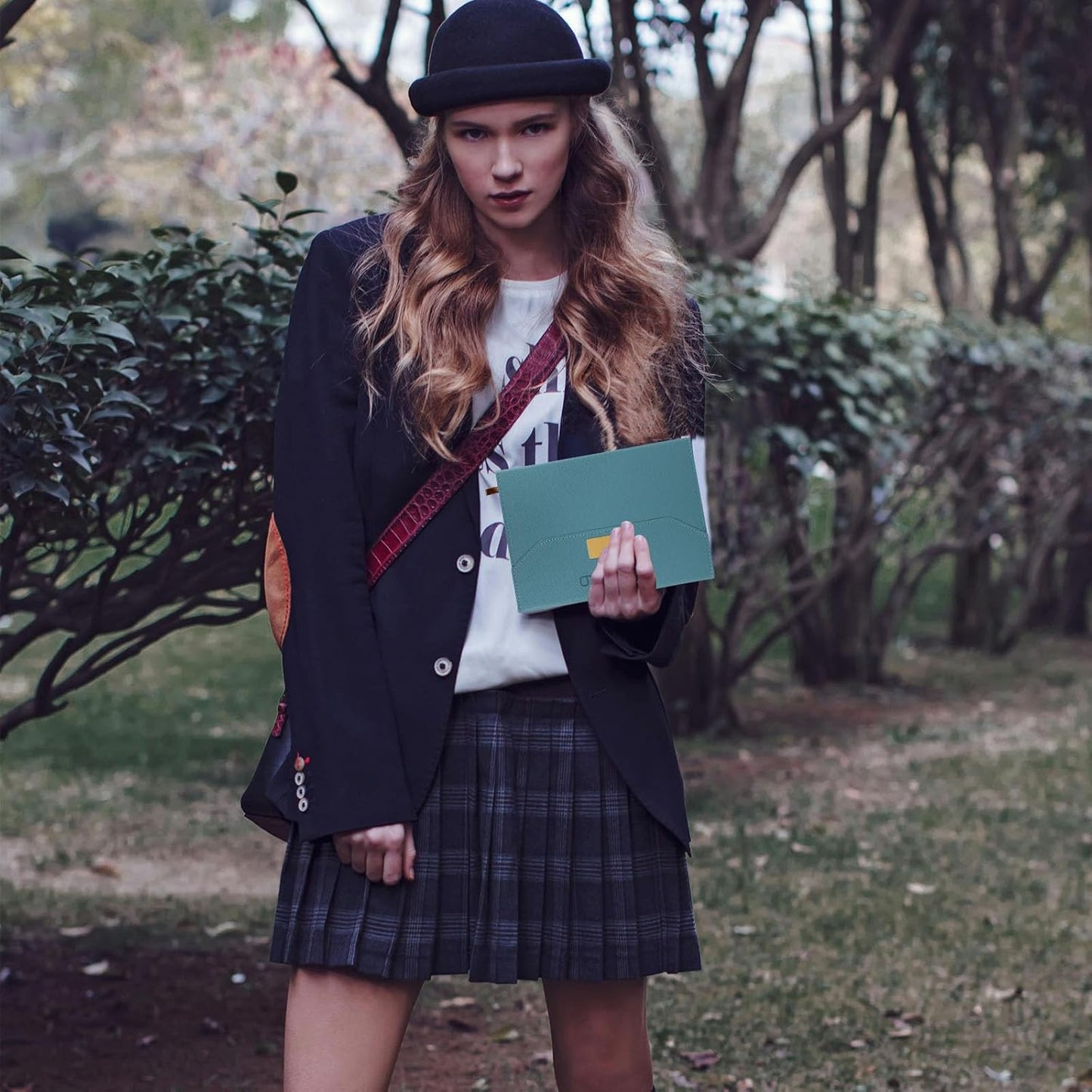 2026 Daily Monthly Planner - Calendar, January - December 2026, 100GSM Thick Paper, Leather Cover, Planner with Hourly Schedule,6.1" x 8.2", Daily Inside Page - Monthly Inside Page, Pen Holder, Bookmarks (Light blue)