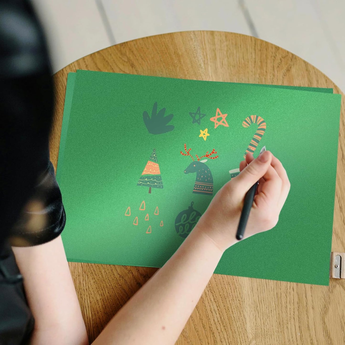 Goefun 100 Sheets Green Shimmer Cardstock 8.5 x 11, 80lb Card Stock Printer Paper for Christmas, Invitations, Certificates, Crafts, Card Making