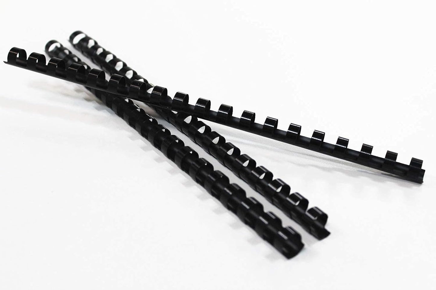 HOUYEE 5/16 Inch Plastic Binding Comb 19 Ring, 40 Sheet Capacity, Letter Size Black Comb Binding Spines (200 Pack)