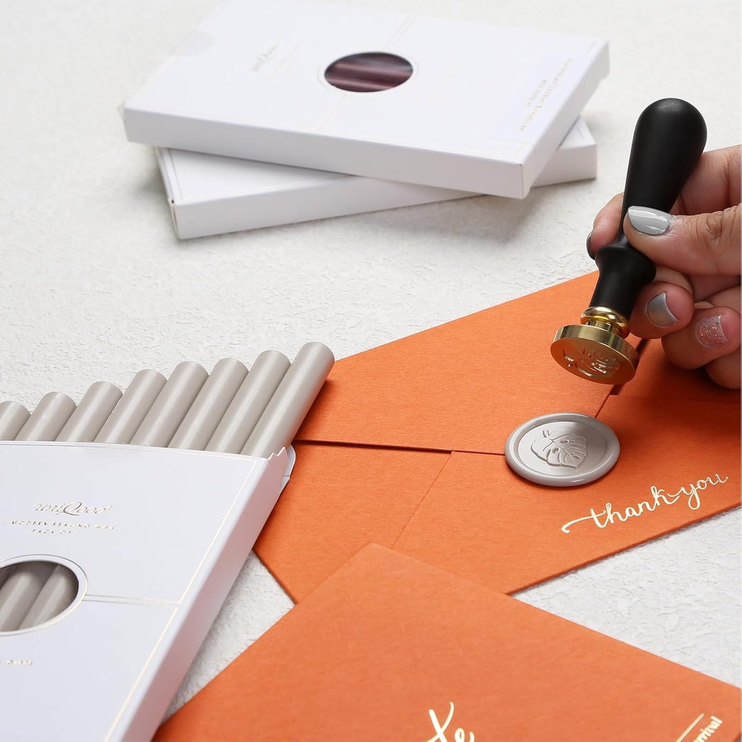 UNIQOOO Neutral Linen Warm Grey Sealing Wax Sticks for Wax Seal Stamp - Perfect for Wedding Invitations, Cards Envelopes, Snail Mails, Wine Packages, Christmas Gift Ideas, Pack of 8