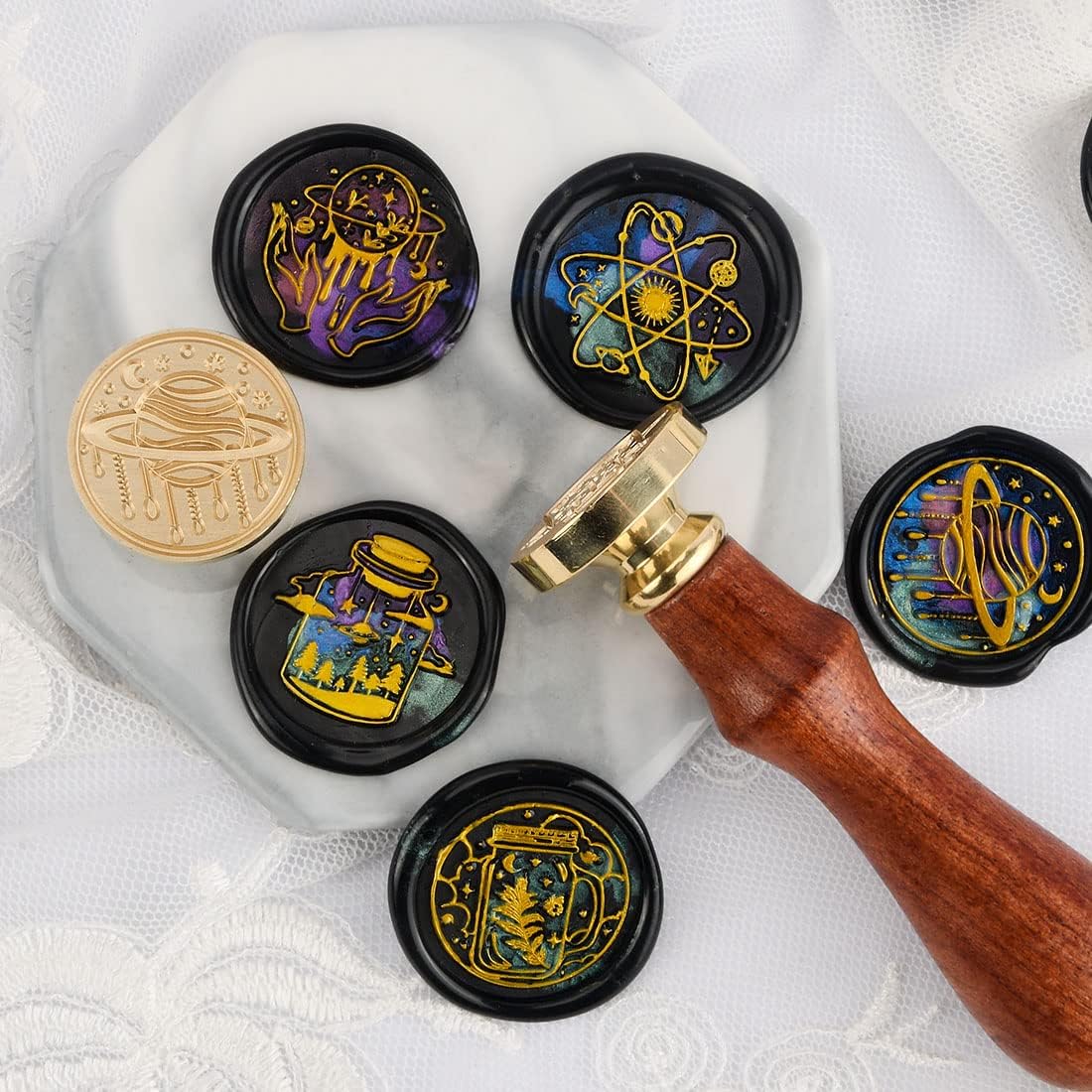 Wax Seal Stamp Kits, 6 pcs Wax Stamp Brass Head & 1 Wooden Handle, 6 Designs (Magic Hourglass/Planet/Space/Magic Forest/Mason Jar)