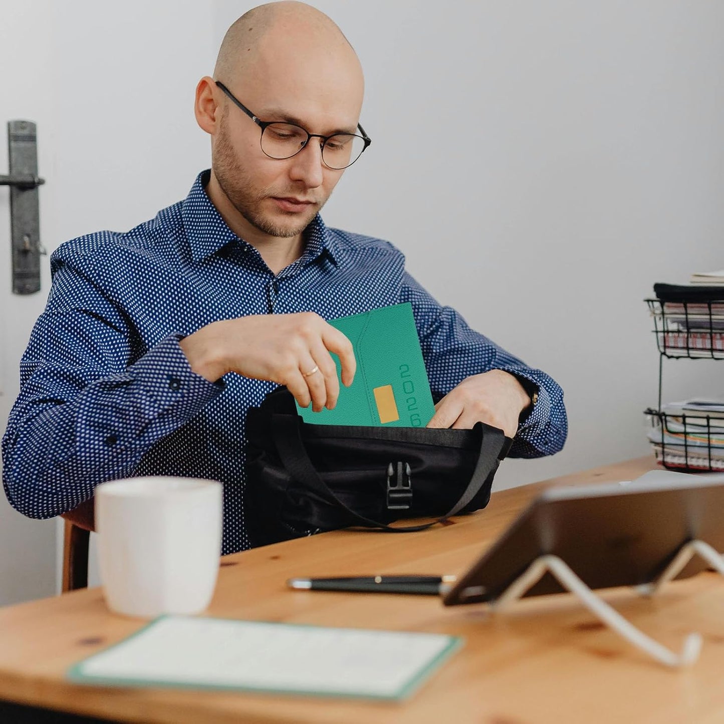 2026 Daily Monthly Planner - Calendar, January - December 2026, 100GSM Thick Paper, Leather Cover, Planner with Hourly Schedule,6.1" x 8.2", Daily Inside Page - Monthly Inside Page, Pen Holder, Bookmarks (lake green)