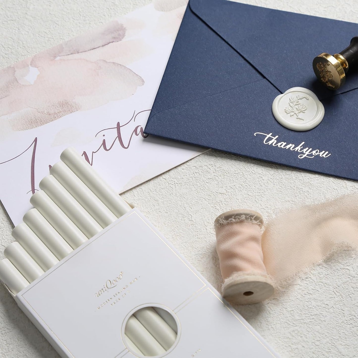 UNIQOOO Mailable Glue Gun Sealing Wax Sticks for Wax Seal Stamp - Snow White, Great for Wedding Invitations, Cards Envelopes, Snail Mails, Wine Packages, Gift Ideas, Pack of 8