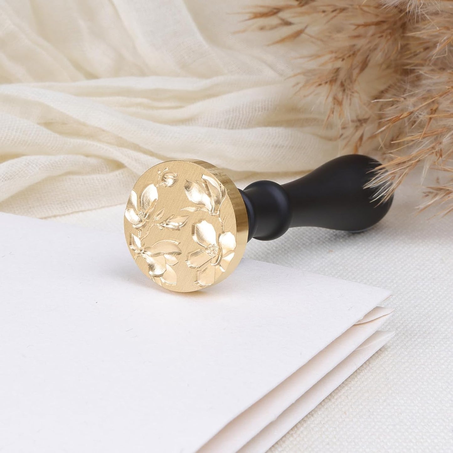 UNIQOOO Magnolia Flowers Wax Seal Stamp - Floral Sealing Wax Stamp Botanical Theme Vintage Brass Stamp Head with Wood Handle for Wedding Invitation Gift Wrap Envelopes Christmas Card