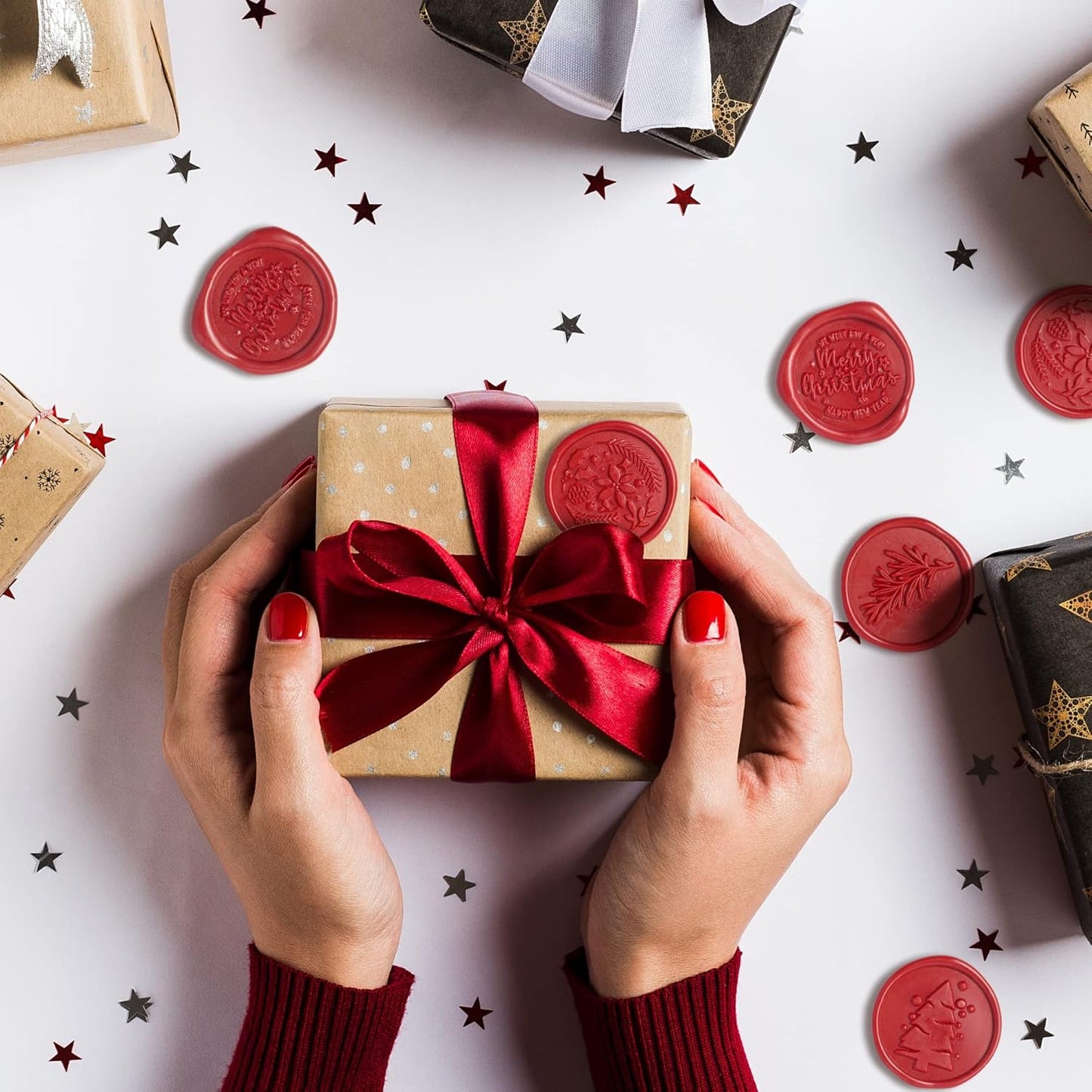 UNIQOOO Mailable Glue Gun Sealing Wax Sticks for Wax Seal Stamp - Christmas Red Poinsettia, Great for Xmas Gift Idea, Birthday Cards, Wedding Invitations, Envelope, Snail Mail, Wine Package, Pack of 8