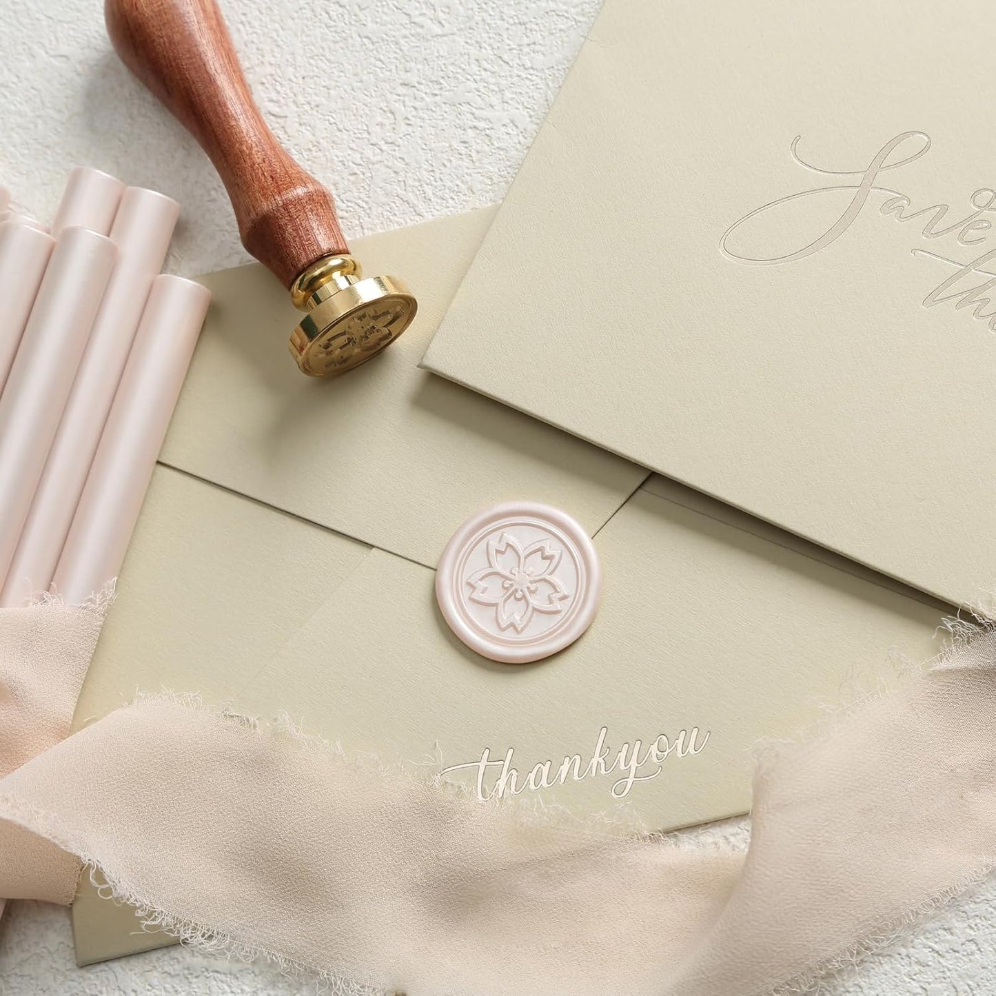 UNIQOOO Mailable Glue Gun Sealing Wax Sticks for Wax Seal Stamp - Champagne, Great for Wedding Invitations, Cards Envelopes, Snail Mails, Wine Packages, Gift Ideas, Pack of 8