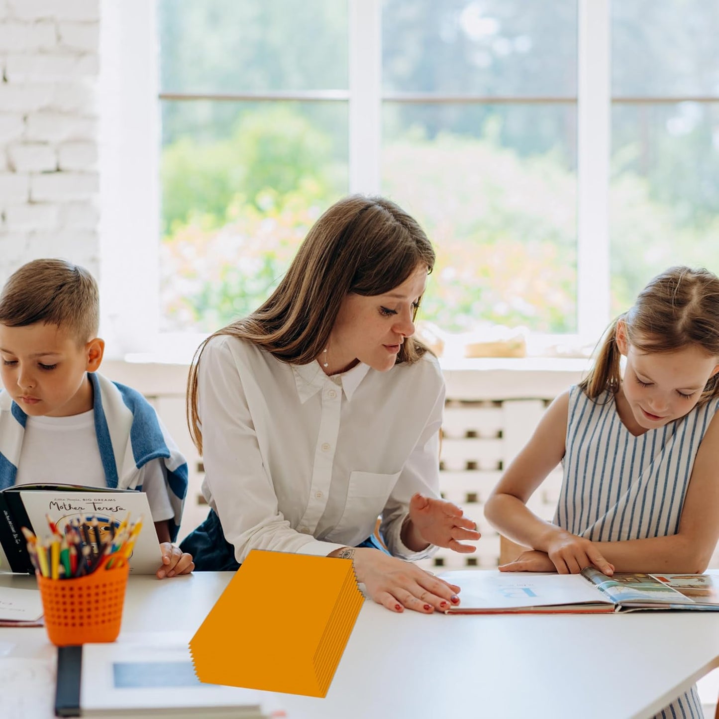 Zzrywuty File Folders with Pockets Letter Size, 25-Pack Paper Folders with Card Slot, Two Pocket Folders for School Students, Businessmen, Home and Office Workers (Orange)